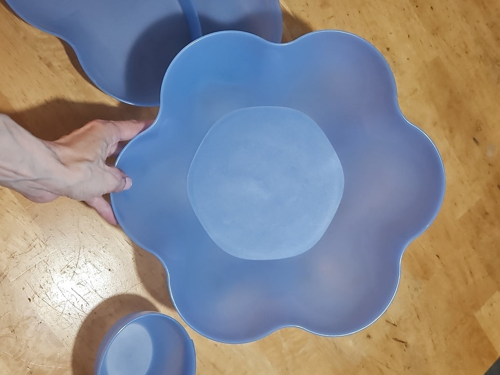 Tupperware Light Blue Chip N Dip 6 Piece Set Serving Platter 1.5 Gal