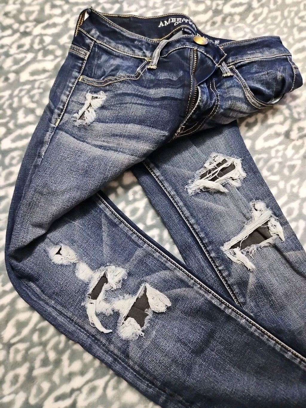 American Eagle Stretch Jeggings Size 2 Distressed Jeans Patch Detail