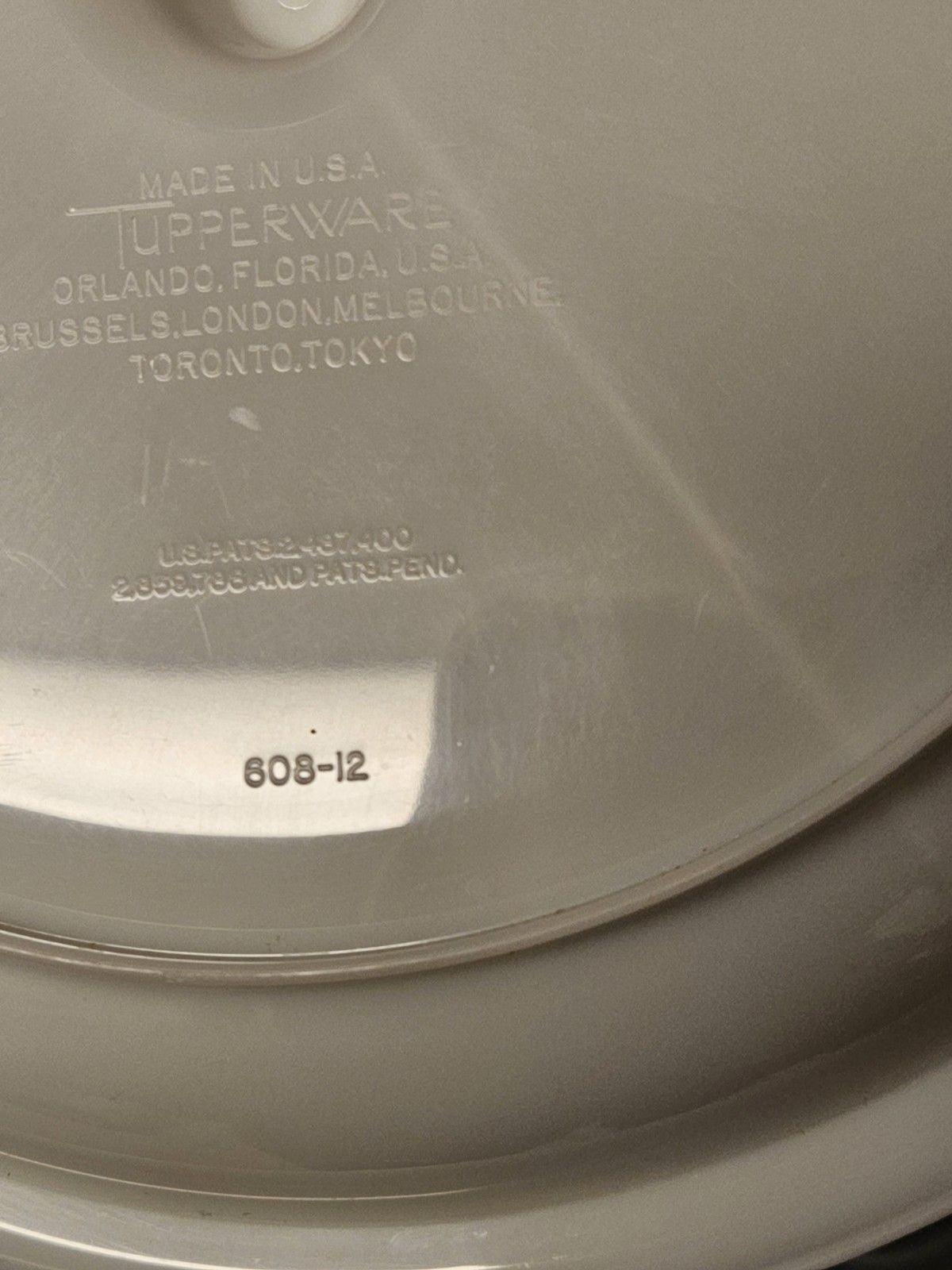 Vintage Tupperware White Suzette Divided Serving Tray With Lid 608-12 Excellent