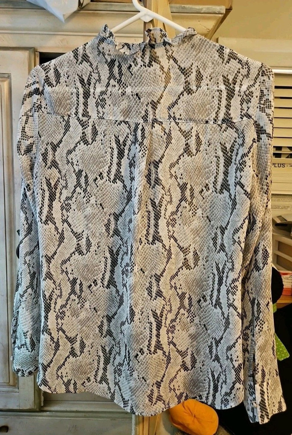 Express Womens Small Portofino Gray Snakeskin Print Slim Fit Sheer Button Blouse