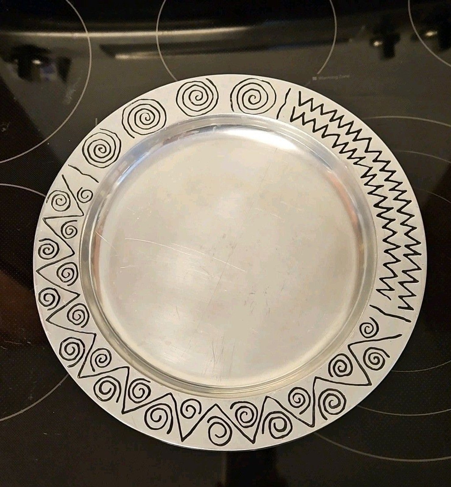 Wilton Armetale Reggae 12-1/4" Medium Round Serving Tray Platter