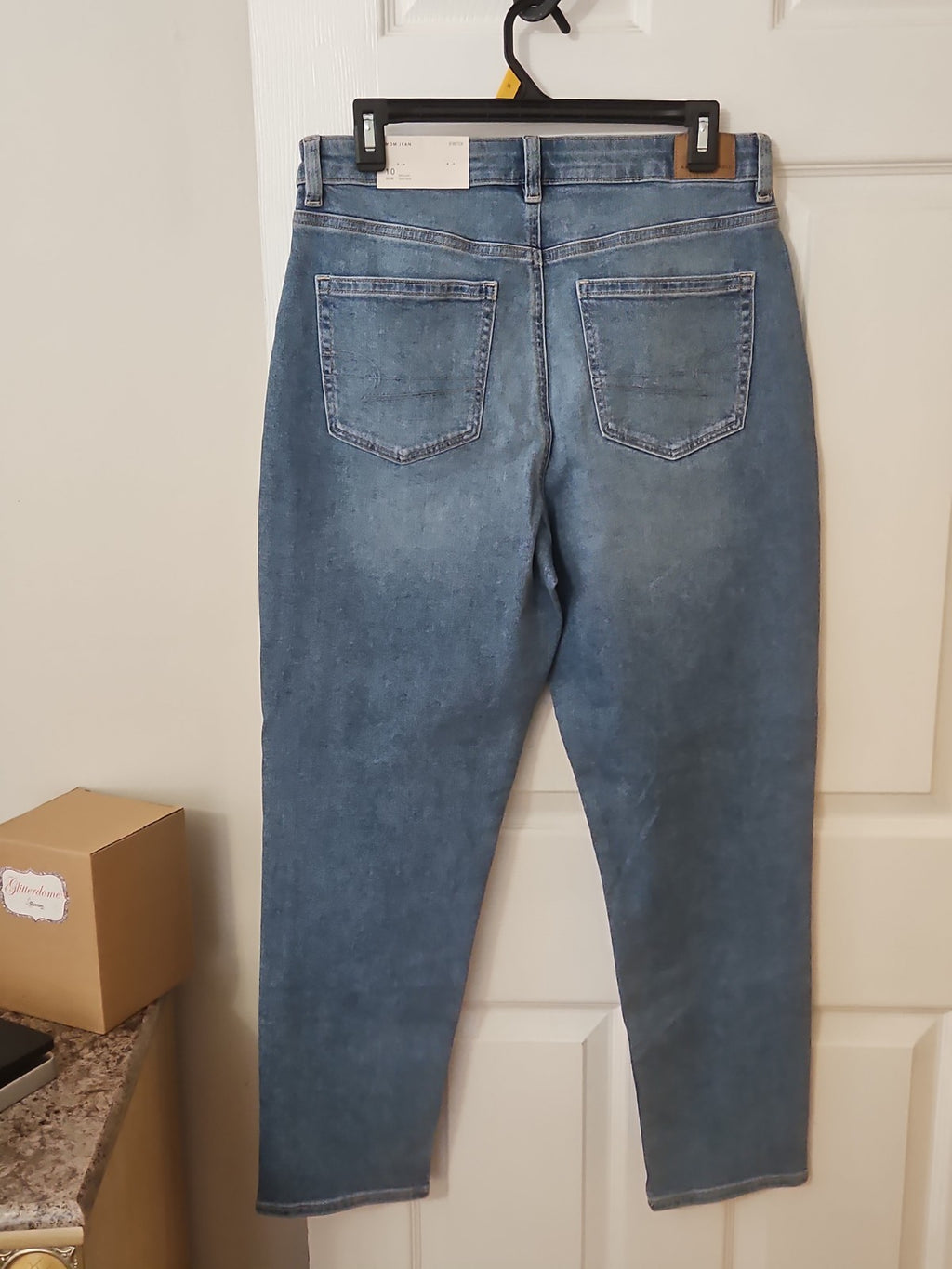NWT American Eagle Mom Jeans 10 Regular Washed Blue Stretch High Rise