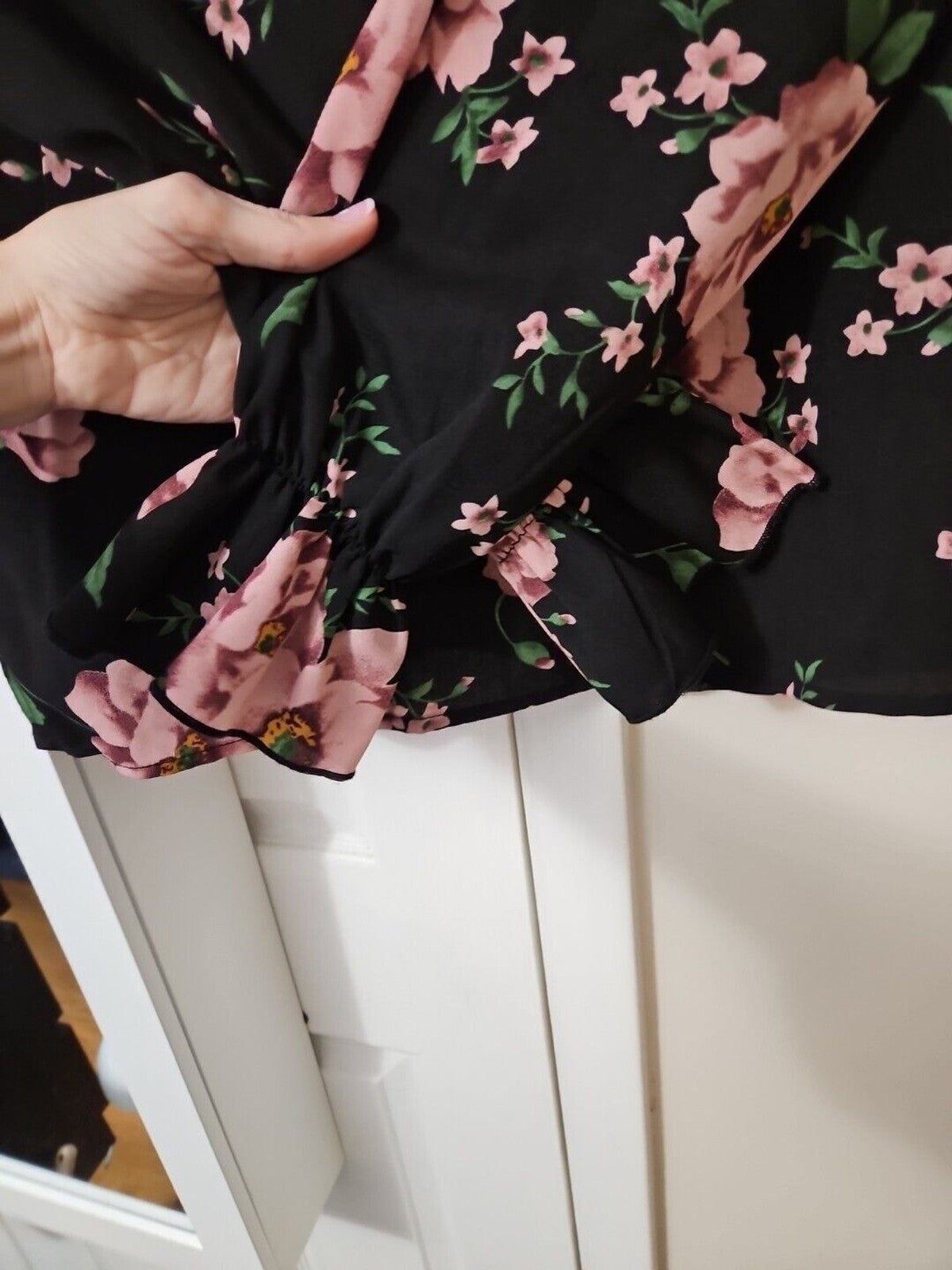 Shein Women's Black And Floral Blouse With Ruffles, Size 2