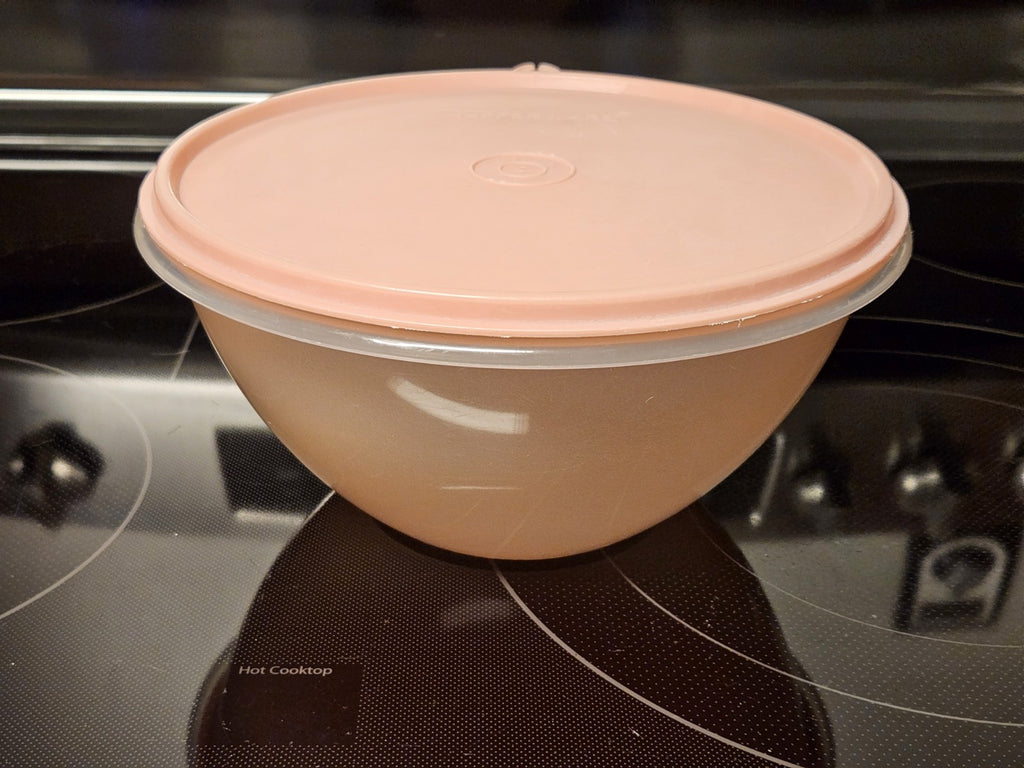 Vintage Tupperware Wonderlier Sheer Bowl #236-17 w/ Pink lid # 229-5
