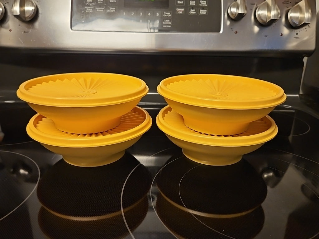 Vintage Tupperware Set Of 4 Cereal Bowls #890 Harvest Gold w/Servalier Lids