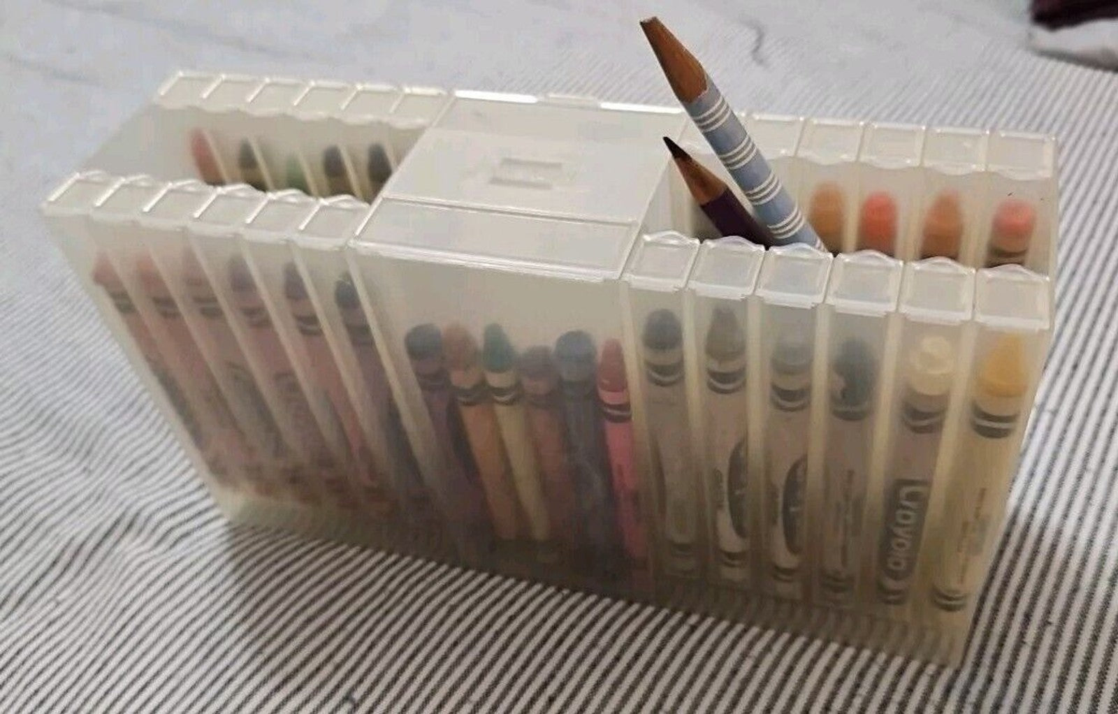 Vintage 1987 Tupperware Tuppertoys ART LOCKER Crayon & Art Supply Storage