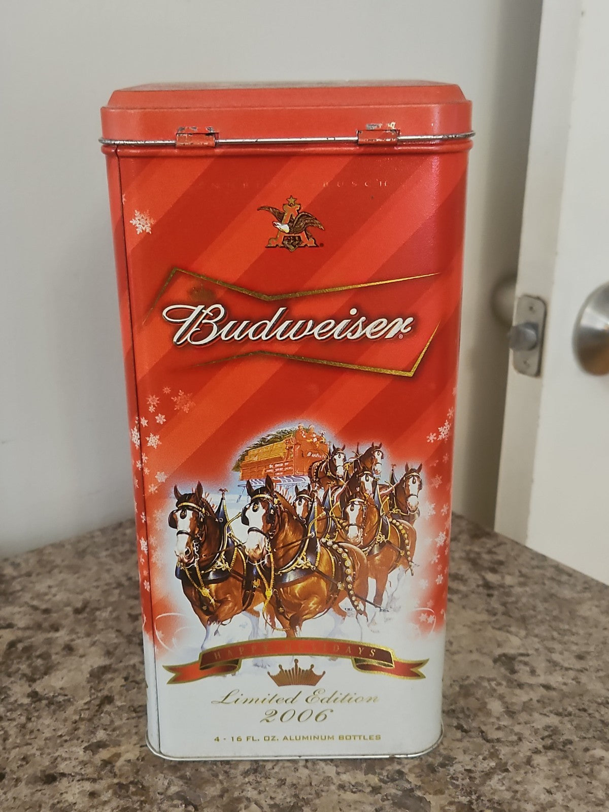 Vintage 2006 Budweiser Beer Limited Edition Holiday Collector Tin Clydesdales