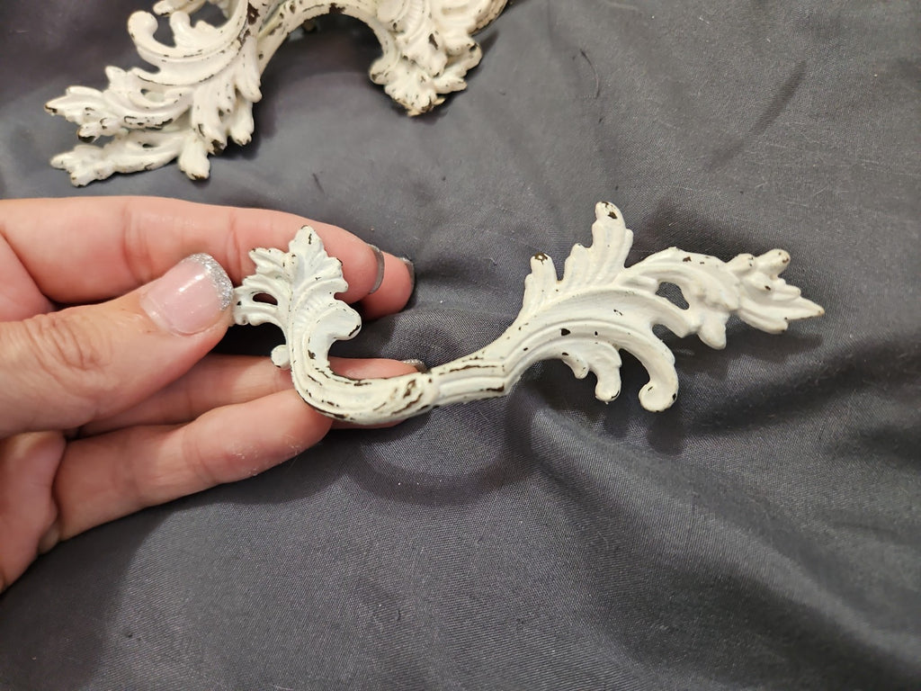 Set Of 4 Bassick-Sack #10087 French Provincial Distressed Drawer Pulls 4 3/8"
