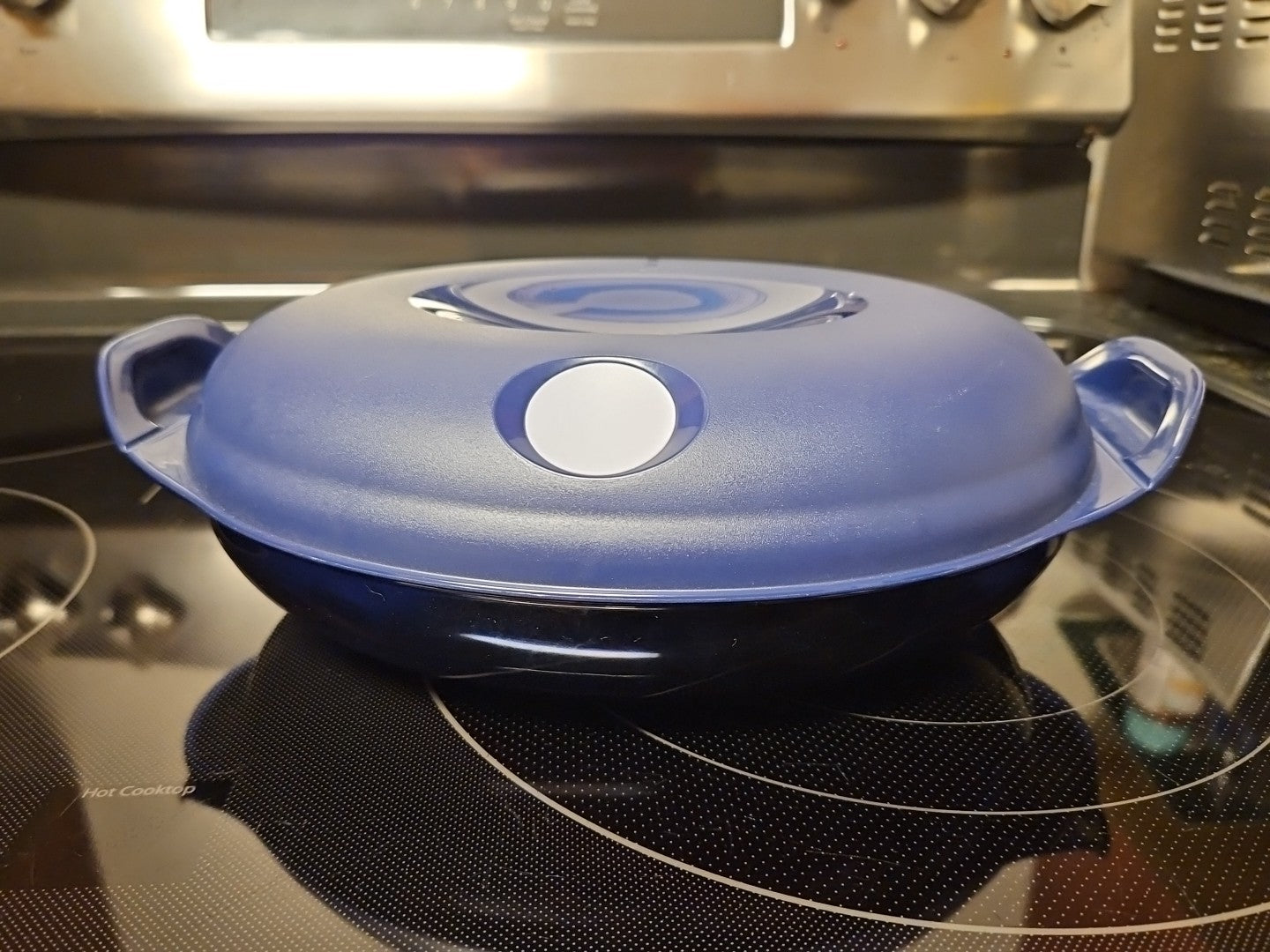 Vintage Tupperware Heat & Serve Oval 4-3/4 Cup 1.1 L 5409A Blue Indigo NWOT