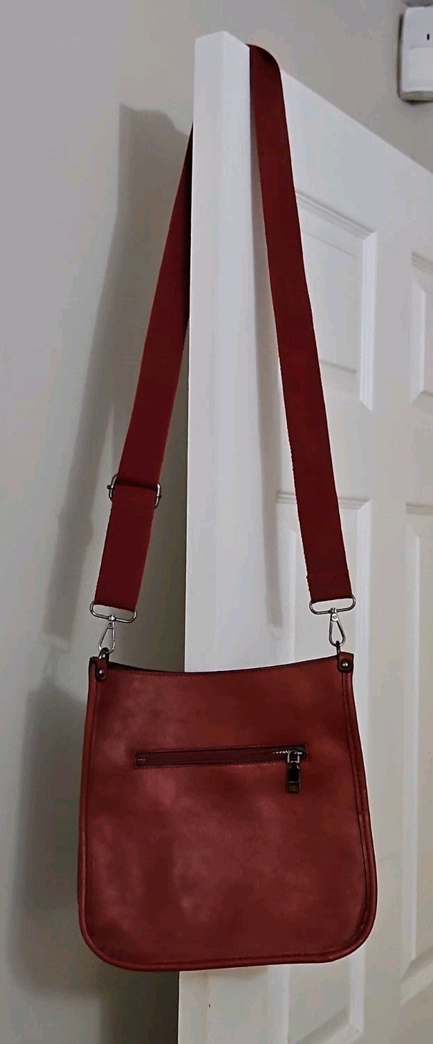 Jen & Co. Posie Vegan Leather Crossbody Rust Red Color EUC