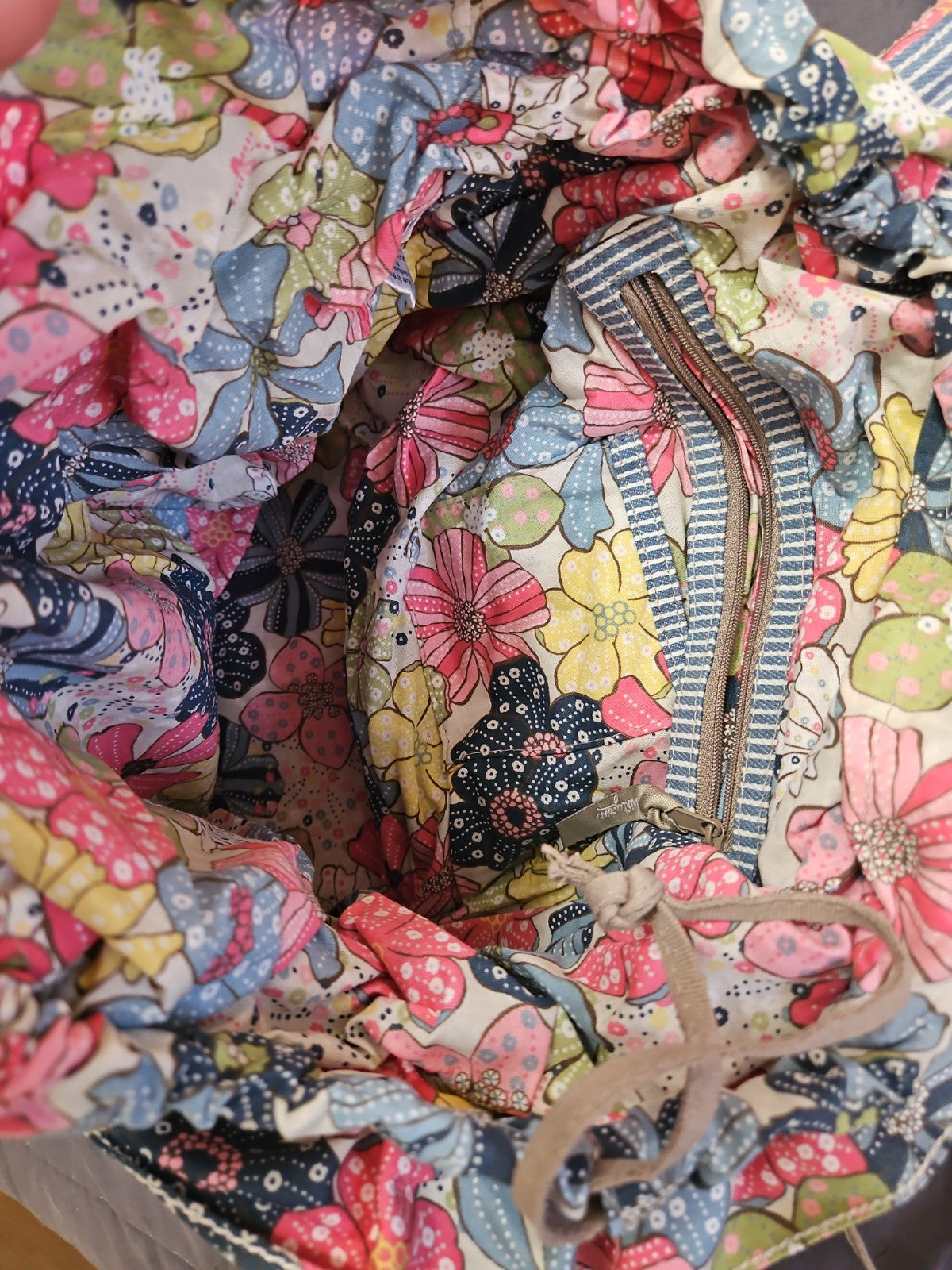 NWOT Thirty-One Cinch-Top Bucket Bag in Railroad Denim Free Spirit Floral Lining