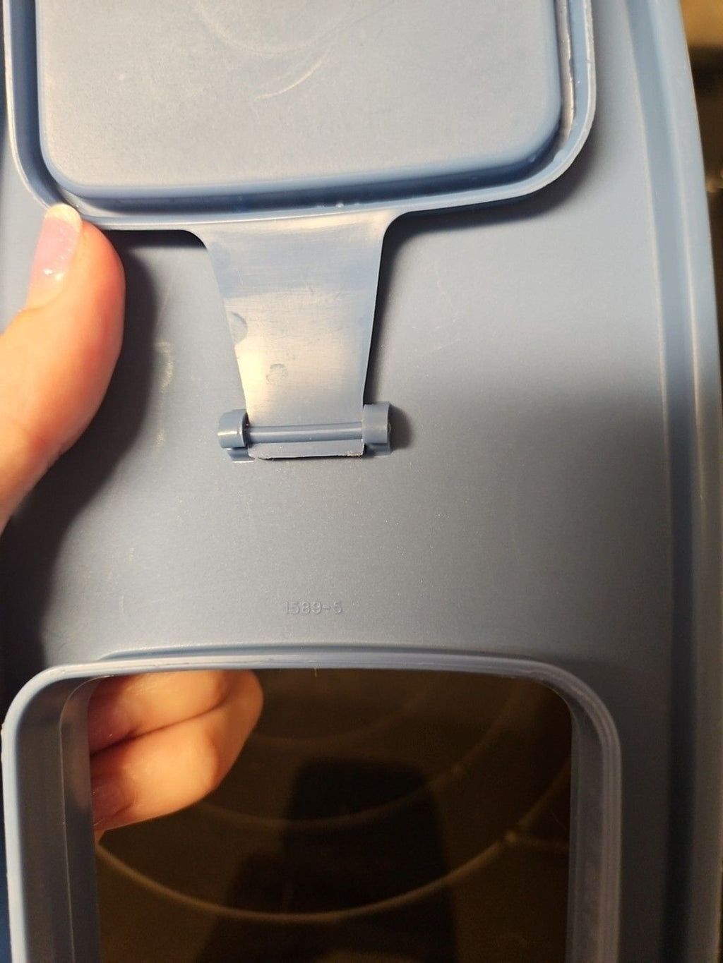Vintage Tupperware 1588-3 Cereal Container W Blue Flapper Lid 1589-5