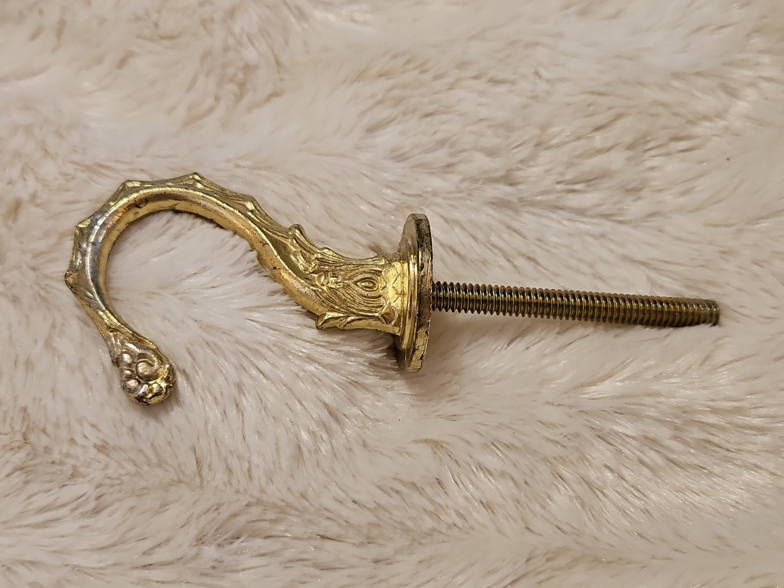Vintage Brass Tone Wall Mounted Curtain Tie Back Hook Taiwan CSC #1
