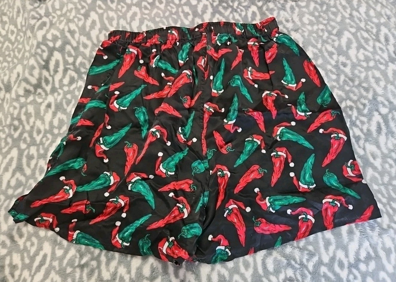 Christmas Chili Peppers With Santa Hats 100% Silk Boxers Men's Sz Small