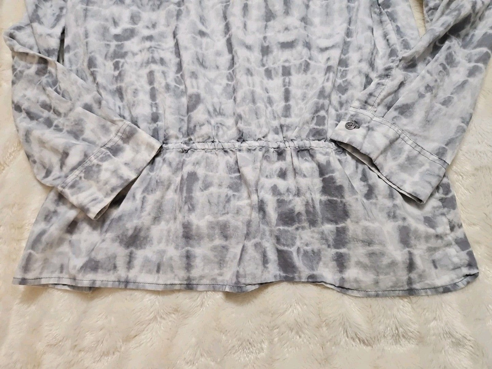 Michael Kors Blouse Henley Neck Ruffle Waist Sz L Grey & White