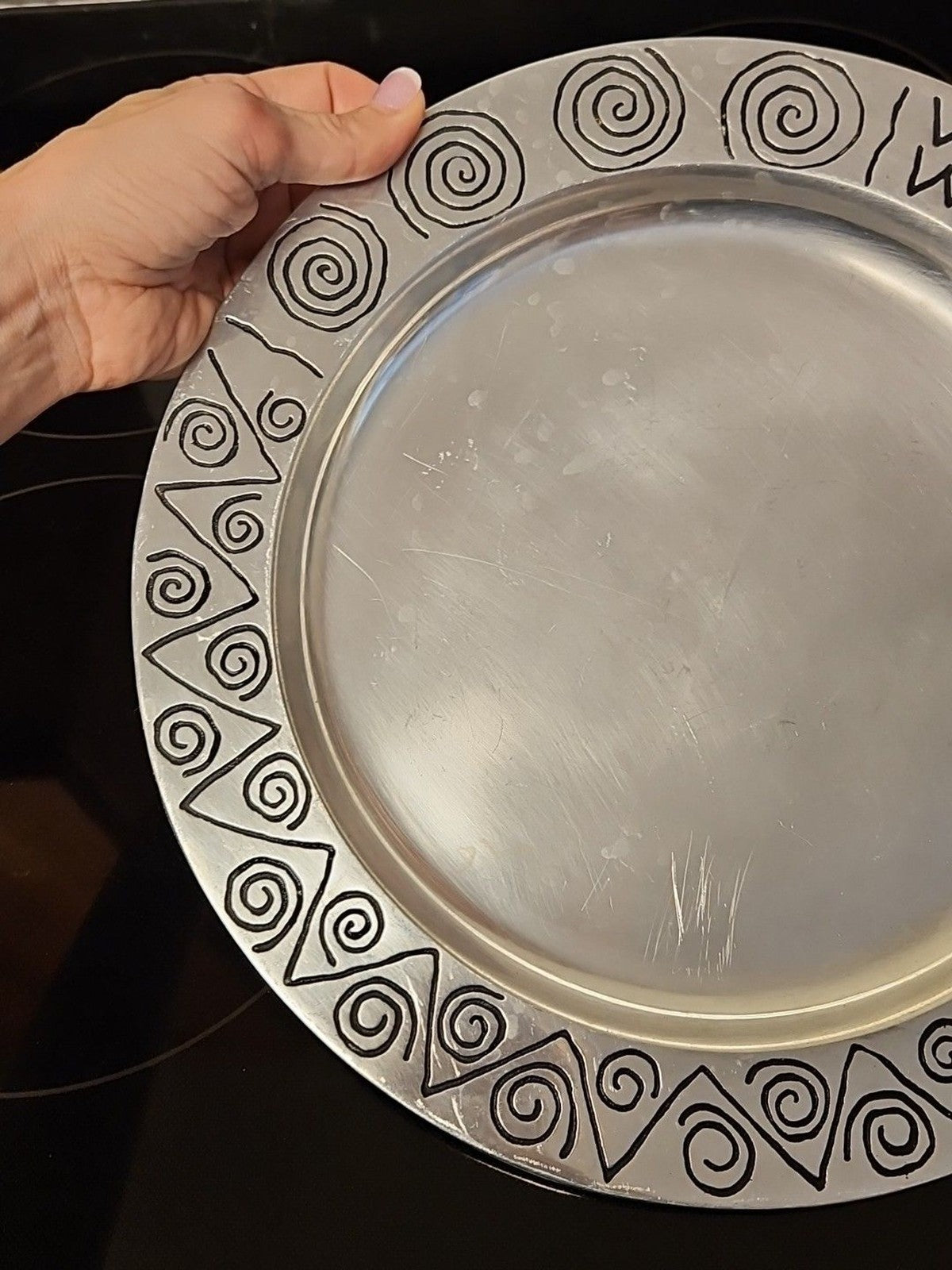 Wilton Armetale Reggae 12-1/4" Medium Round Serving Tray Platter