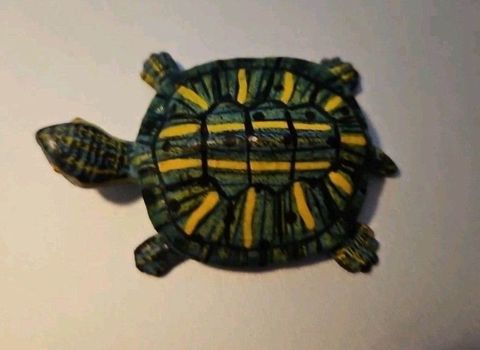 Small Sculptured Resin Turtles, Set Of 2, Red And Green, New