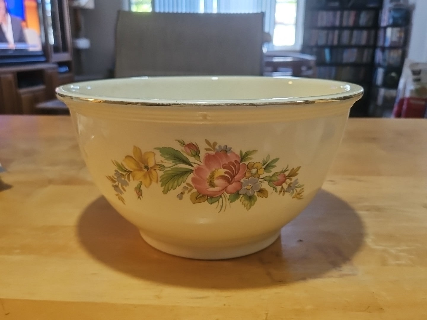 Vintage Homer Laughlin Kitchen Kraft Large 10" Floral Spring Wreath Mixing Bowl