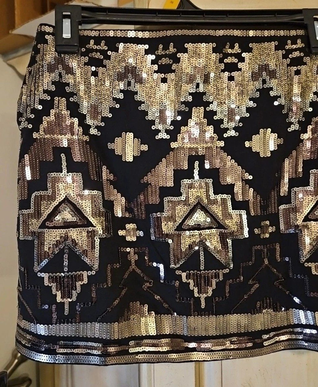 Express Aztec Geometric Print Sequin Mini Skirt Gold Black XS (27x13) Excellent