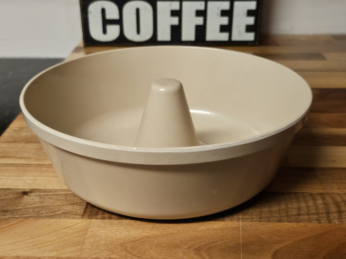 Vintage Anchor Hocking Microware Microwave Bundt Cake Pan 9" PM459-TI 484 EUC