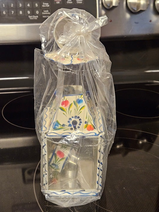 NIP Vintage Style Rustic Folk Art Painted Tin Oil Lantern Tramp Art White