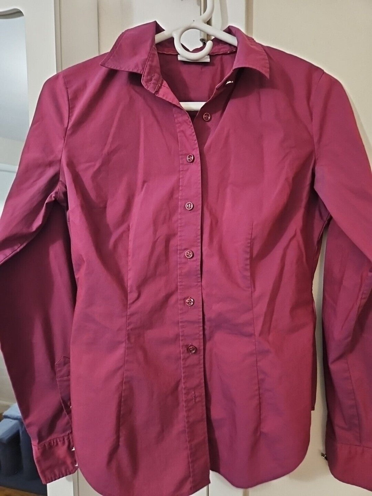 NY & Company Stretch Collar Shirt Ladies Medium Burgundy