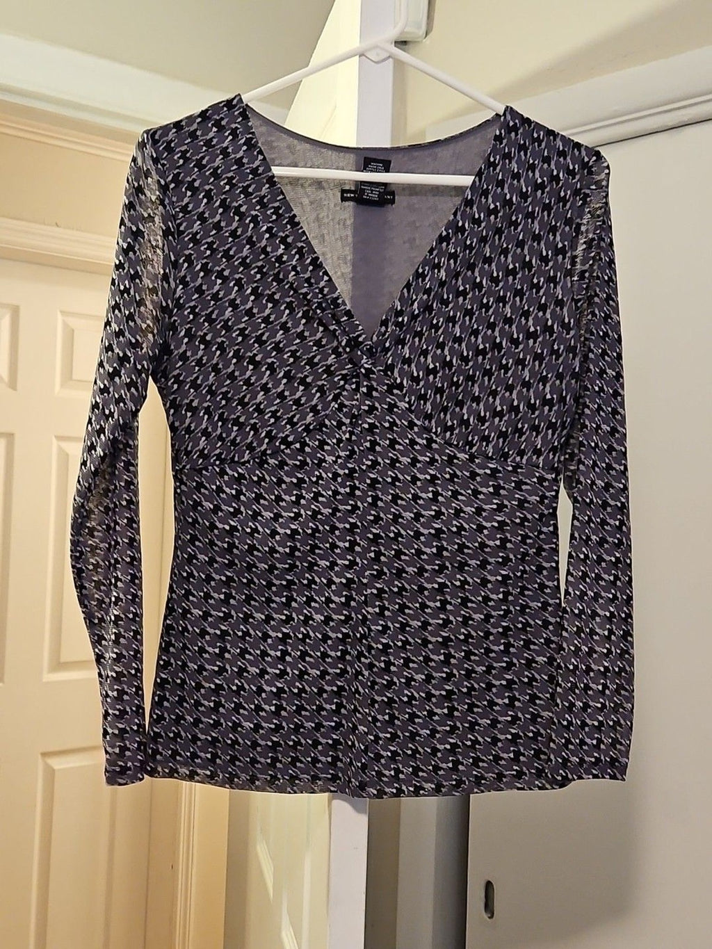 New York & Company Women Shirt, Size M, Gray, Black & White Net Fully Lined