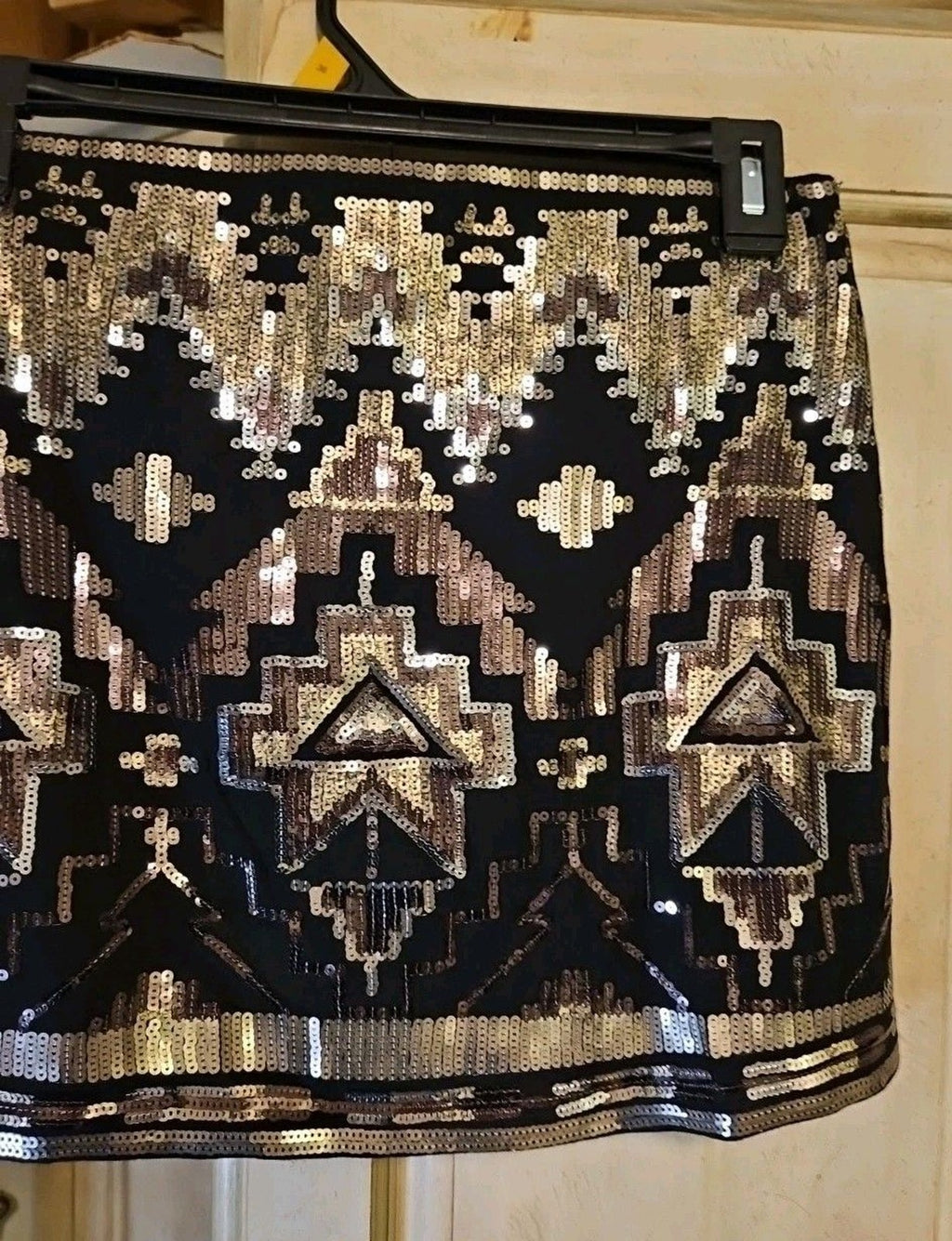 Express Aztec Geometric Print Sequin Mini Skirt Gold Black XS (27x13) Excellent
