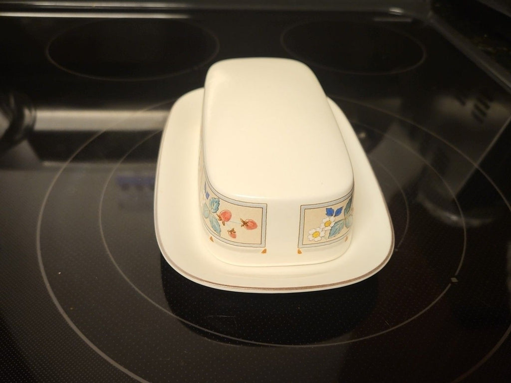 Mikasa Intaglio CAC01/CAC29 Strawberry Hill Butter Dish