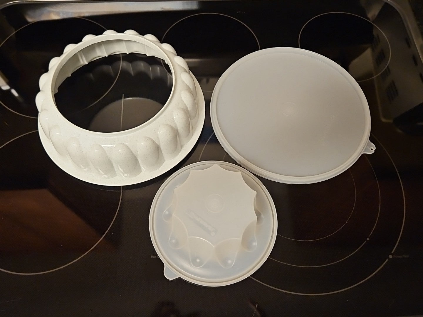 Vintage Tupperware White & Blue Speckled 1202-6 Jel-Ring Mold 3 Piece Set