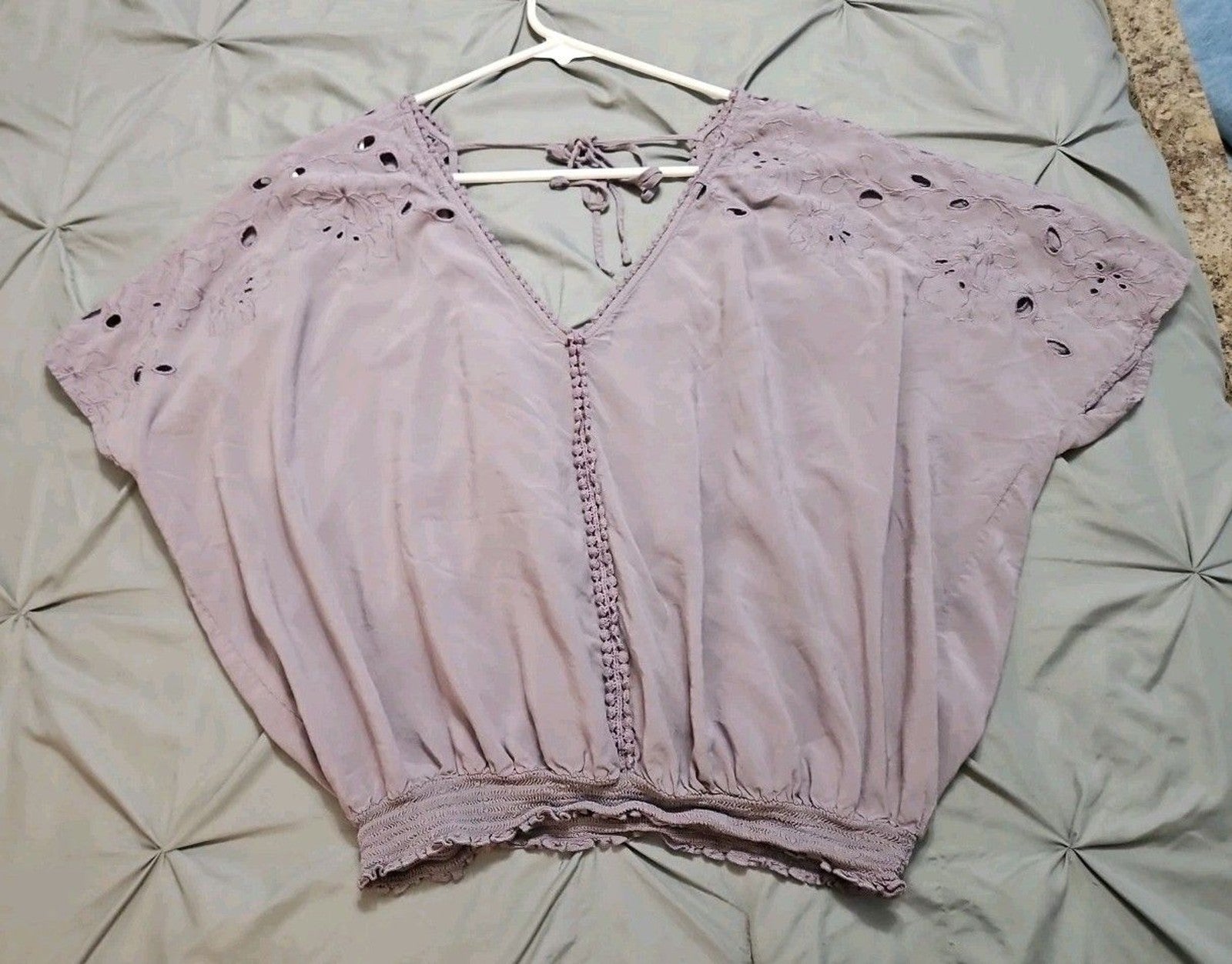 Forever 21 Lavender Boho Eyelet Drop Shoulder Banded Waist Peasant Blouse Size M