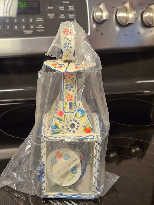NIP Vintage Style Rustic Folk Art Painted Tin Oil Lantern Tramp Art White