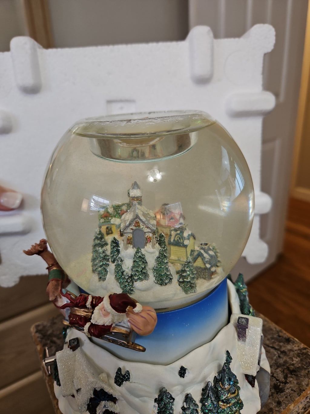 PartyLite 2003 Olde World Village Snow Globe Musical Tealight P7922 EUC Read