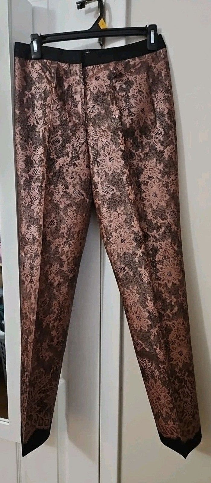 Phoebe Black & Metallic Pink Jacquard Floral Print Sz 2 Satiny