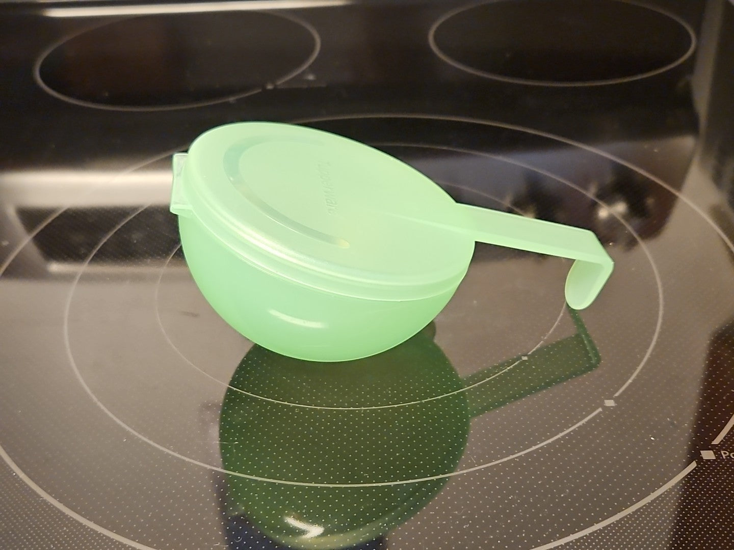 Tupperware Forget Me Not Onion/Tomato/Citrus Hanging Keeper Green 5106A-4