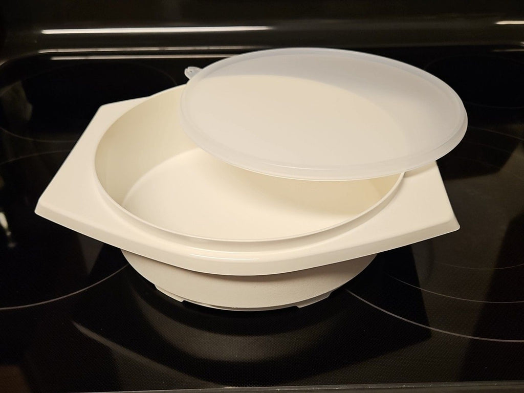 Vintage Tupperware #785-1 Tortilla / Pita Keeper with lid Almond