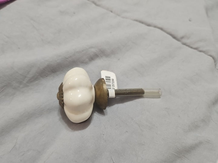 NWT Pier 1 White Porcelain Flower Brass Accent Drawer Pull Cabinet Knob 2"