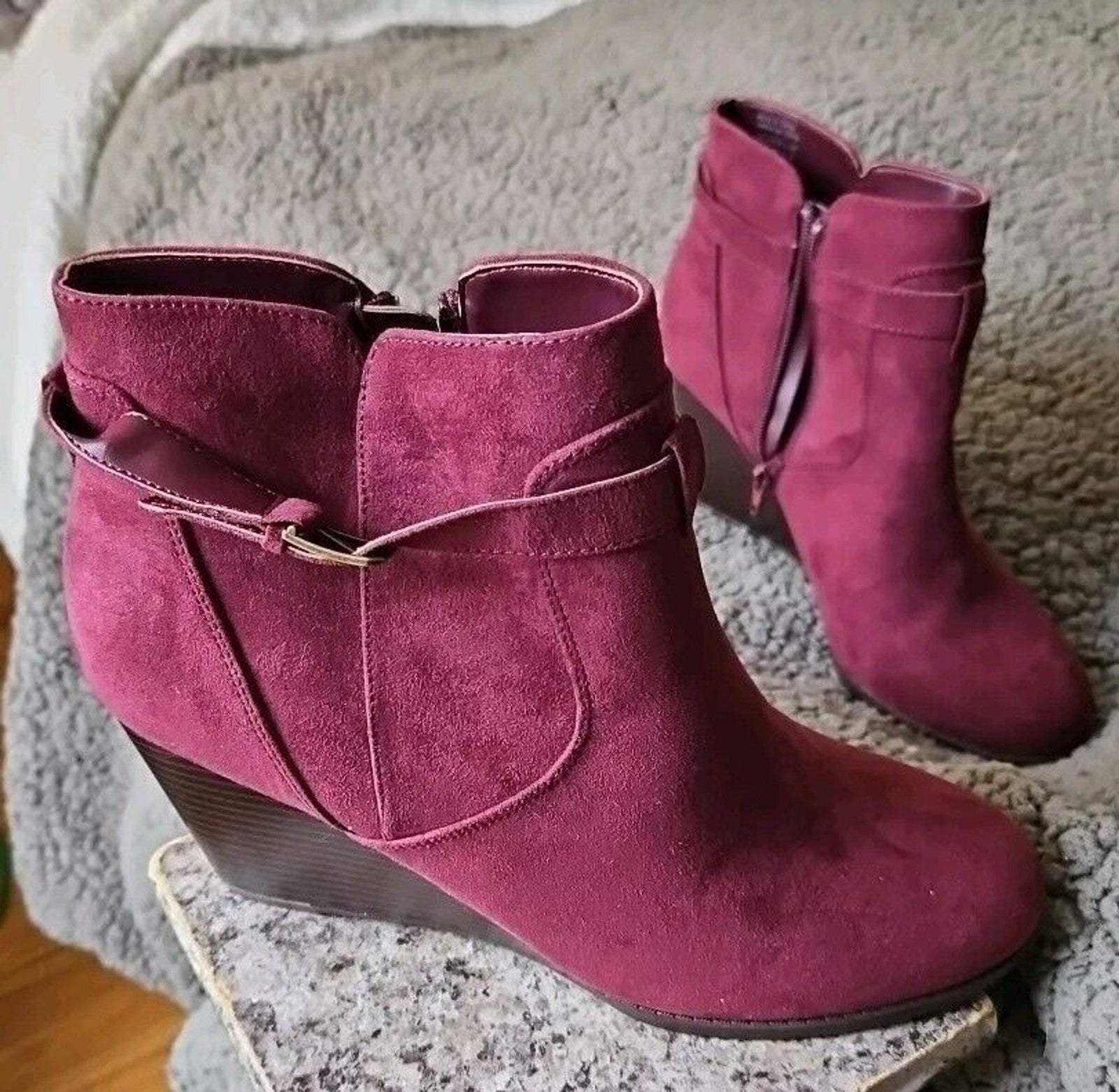 MARKET & SPRUCE Women's Burgundy Serah Faux Suede Boots, Size 10, NIP