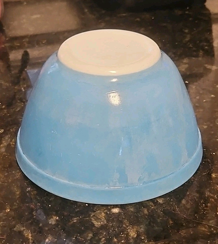 Vintage Pyrex 401 Turquoise Aqua Robins Egg Blue Nesting Mixing Bowl 1.5pt
