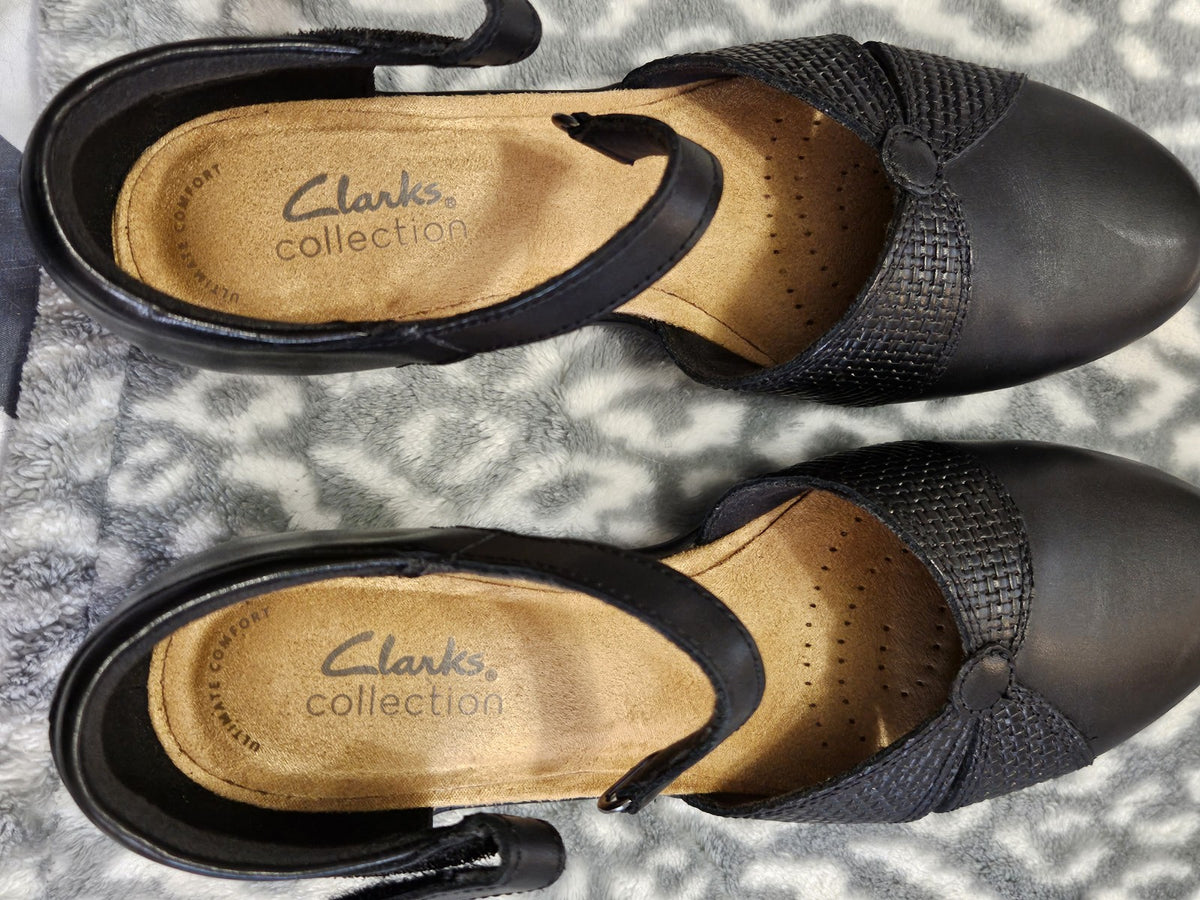 Clarks Emily Rae Women's Black Leather Ankle Strap Pump Heels Size 8M EUC
