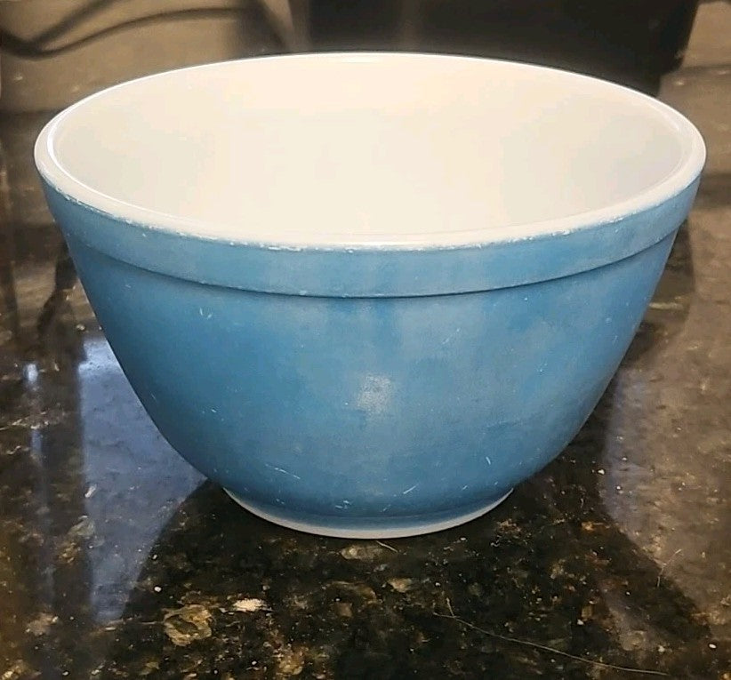 Vintage Pyrex 401 Turquoise Aqua Robins Egg Blue Nesting Mixing Bowl 1.5pt