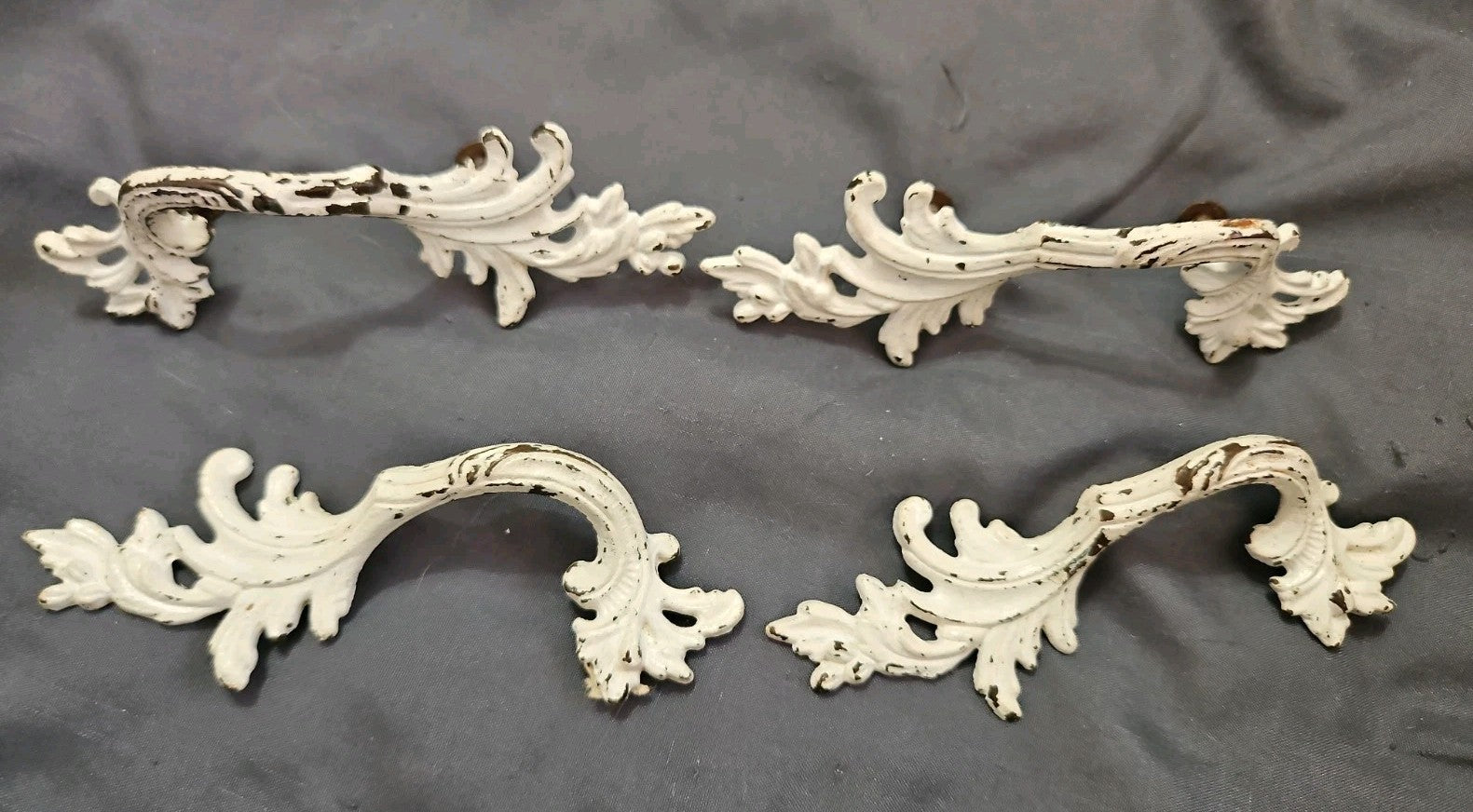 Set Of 4 Bassick-Sack #10087 French Provincial Distressed Drawer Pulls 4 3/8"