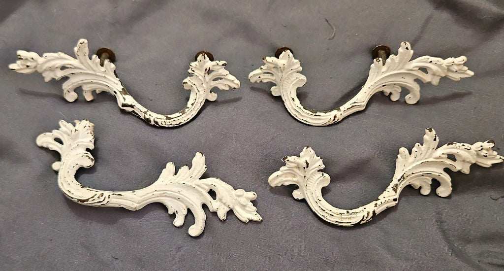 Set Of 4 Bassick-Sack #10087 French Provincial Distressed Drawer Pulls 4 3/8"