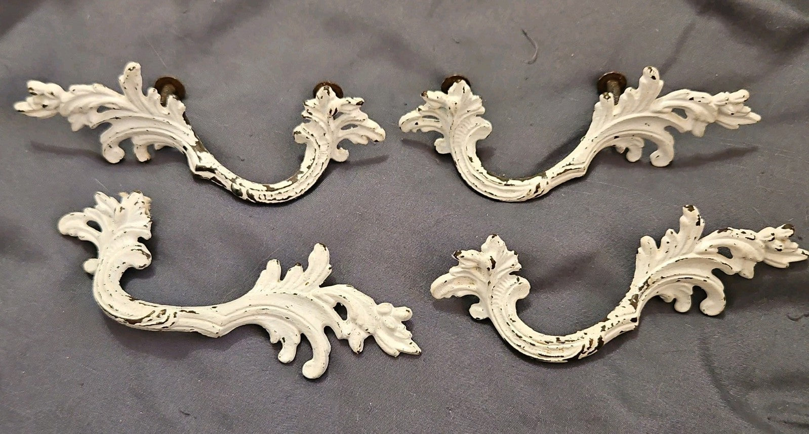 Set Of 4 Bassick-Sack #10087 French Provincial Distressed Drawer Pulls 4 3/8"