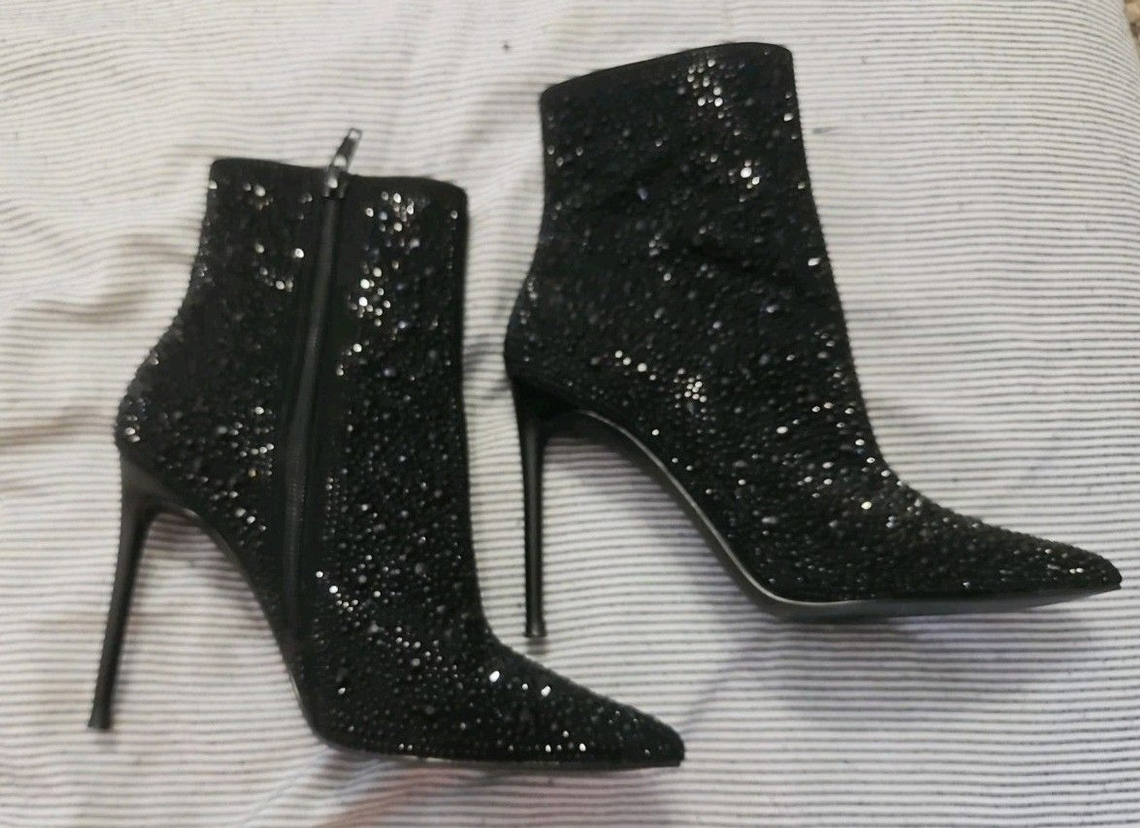 Steve Madden Black Rhinestone Studded Valora Boots Size 6 M