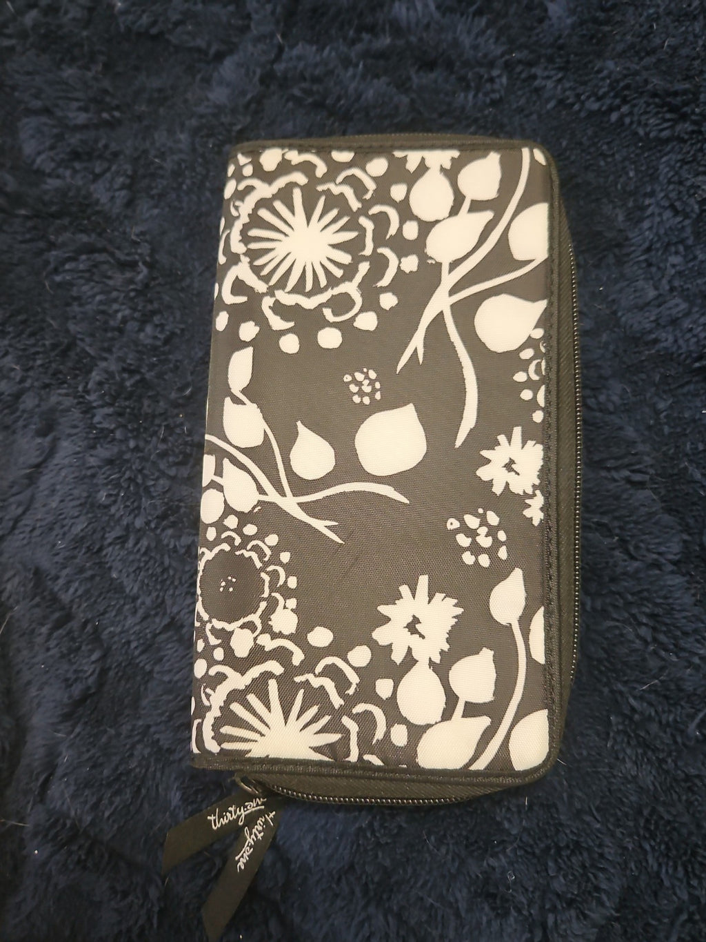 NWOT Thirty One Save Your Way Coupon Clutch Black & White Floral Brushstrokes