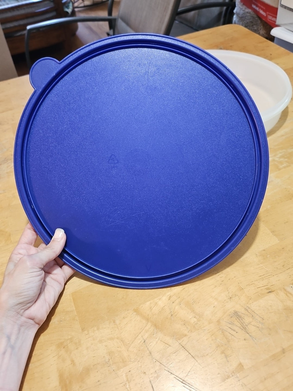 Vintage Tupperware Sheer Cupcake Keeper #242 w/ Blue Lid #2540A