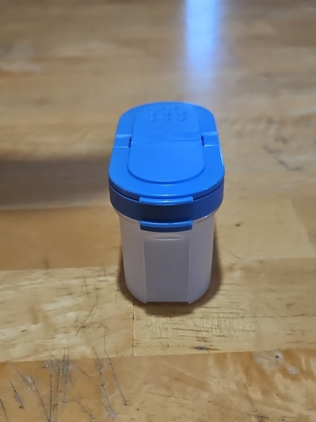 Vintage Tupperware Modular Mates Small Spice Shaker W/ Blue Lid #1843 & #1844