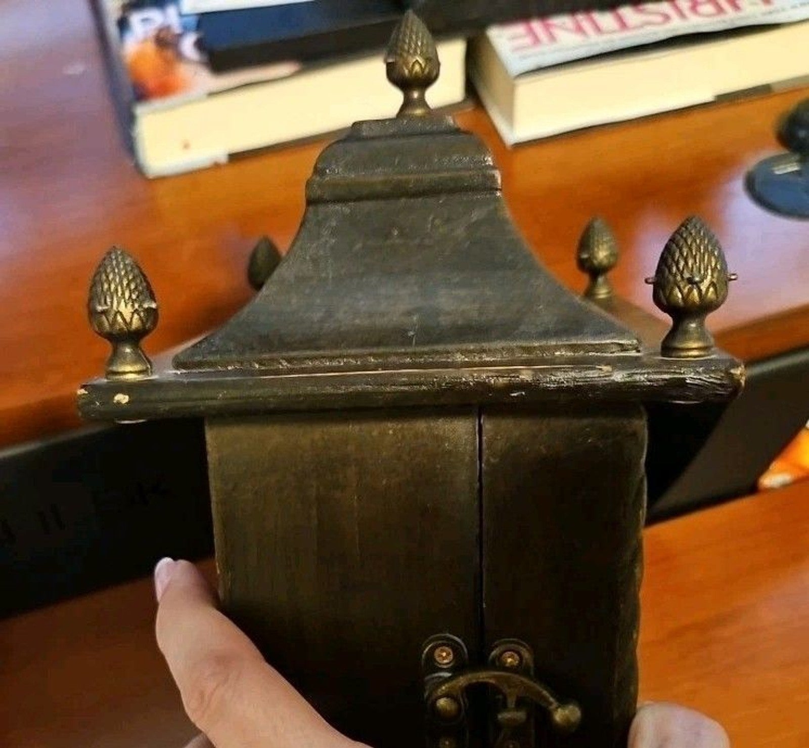 Three Hands Corp Ornate Shelf Clock Brown and Brass Interior Key Holder WORKS