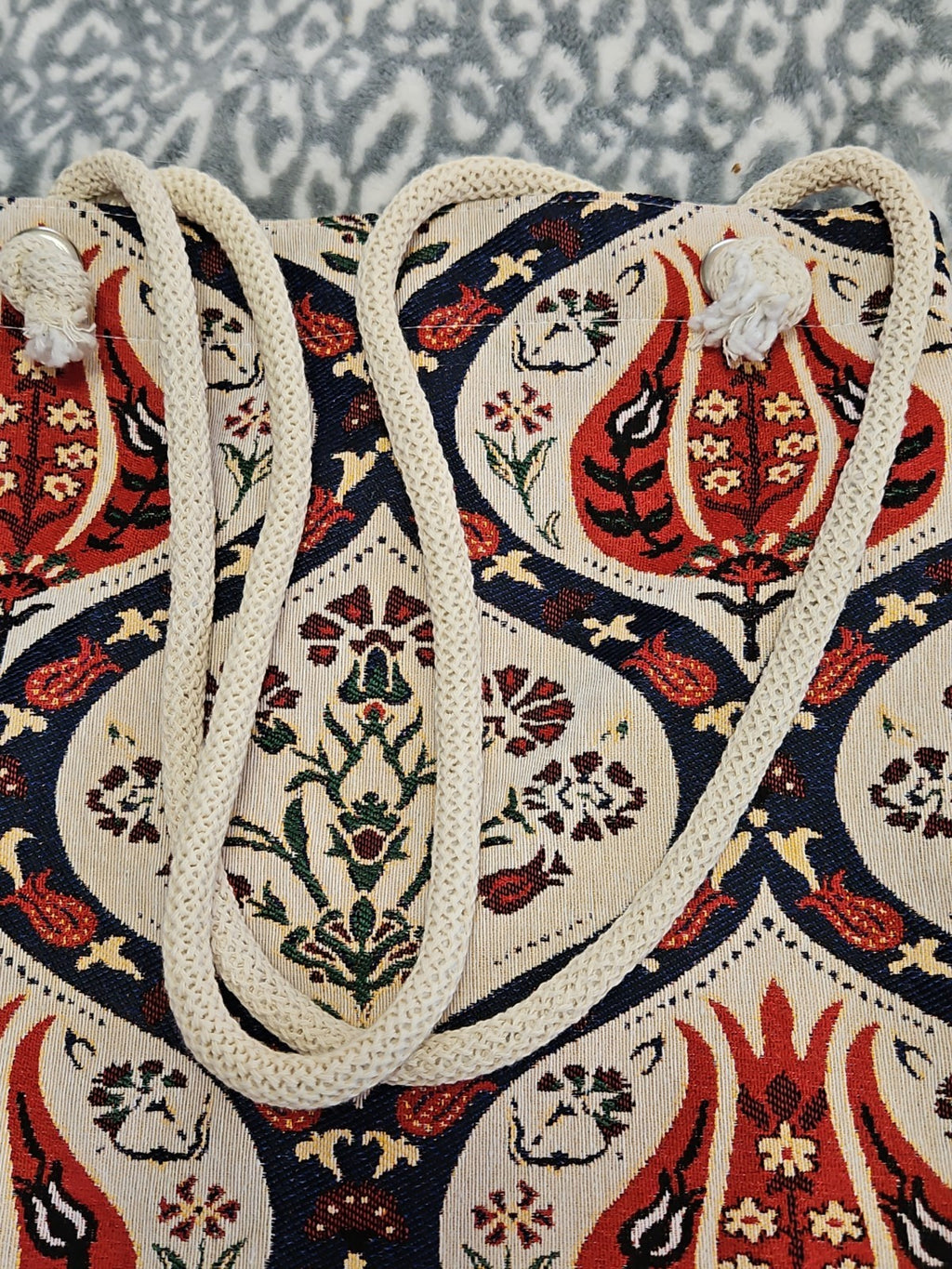 Traditional Turkish Tulip Pattern Tapestry Tote Bag Red & White NWOT